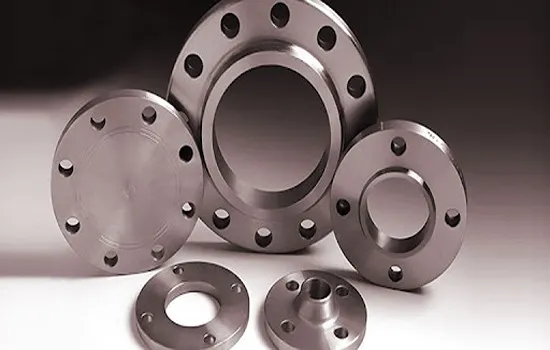 Flanges-&-Pipe-Fittings